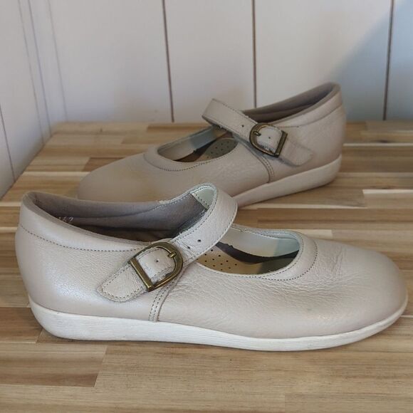 Cabin Creek Woman's Leather Mary Jane Shoes 6.5 - Picture 1 of 8